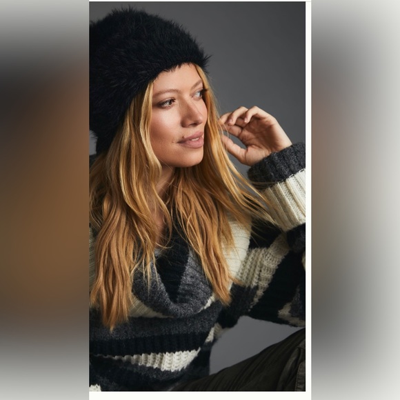 Anthropologie eyelash beanie - Picture 2 of 9
